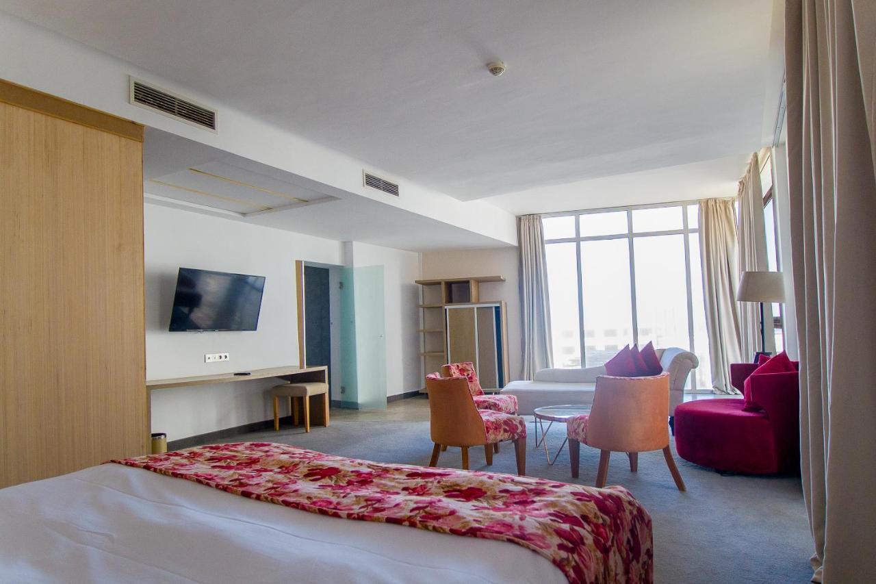 Mandarin Palace Hotel 4*